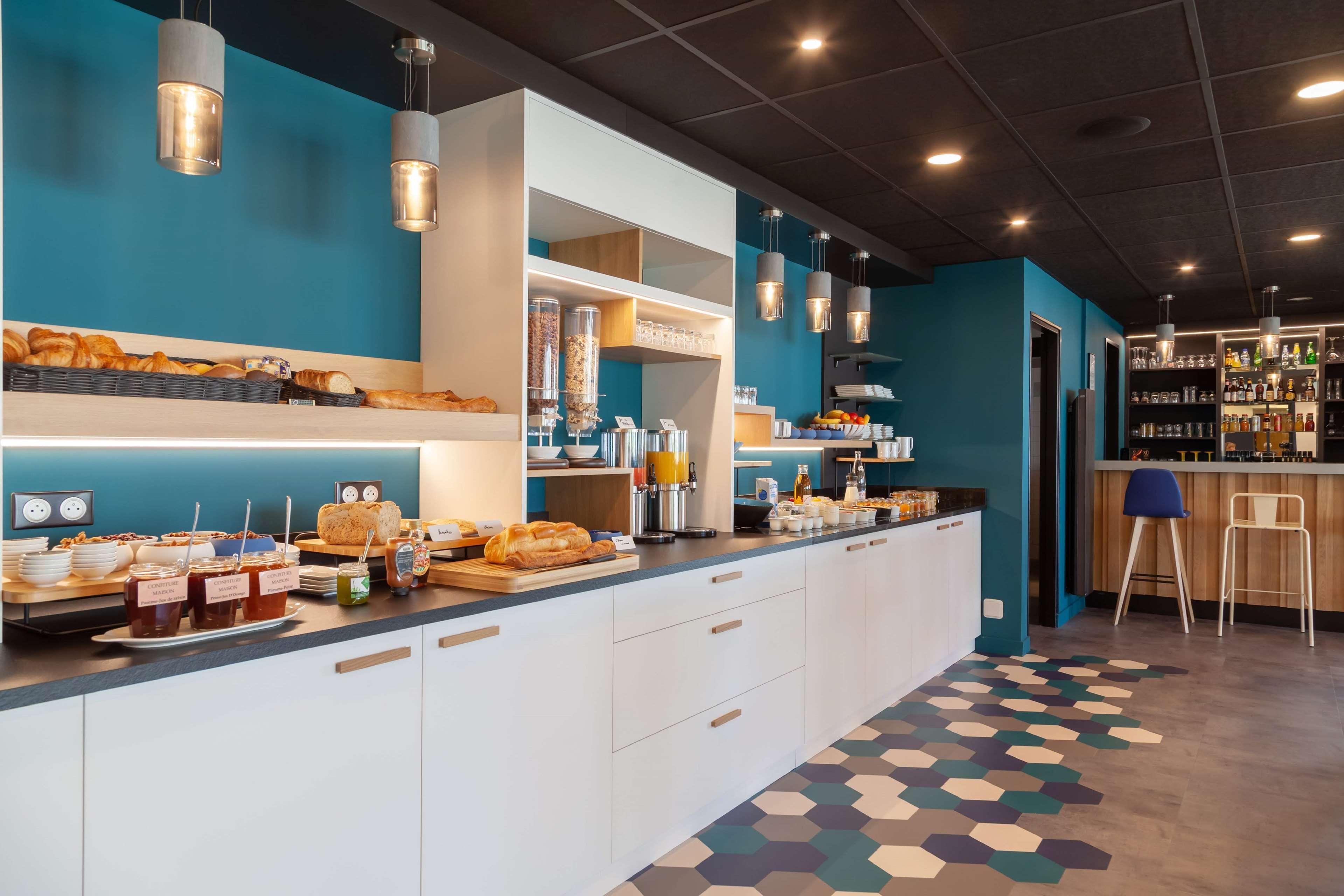 Kyriad Niort-Espace Mendesfrance Buitenkant foto